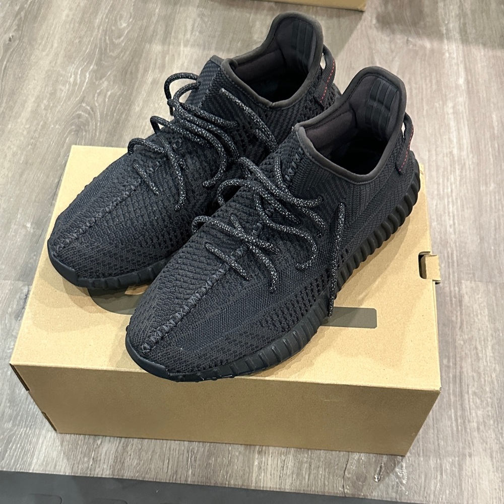 Yeezy Boost 350 Black